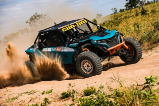 O off-road catarinense mostrou mais uma vez sua for�a em uma das maiores competi��es de rally do mundo.