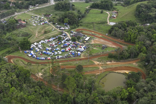 Blumenau foi palco, neste ltimo final de semana, de um dos eventos mais marcantes da temporada, a grande final do Campeonato Brasileiro e Catarinense de Velocross, realizada no tradicional Motdromo Tatutiba. 